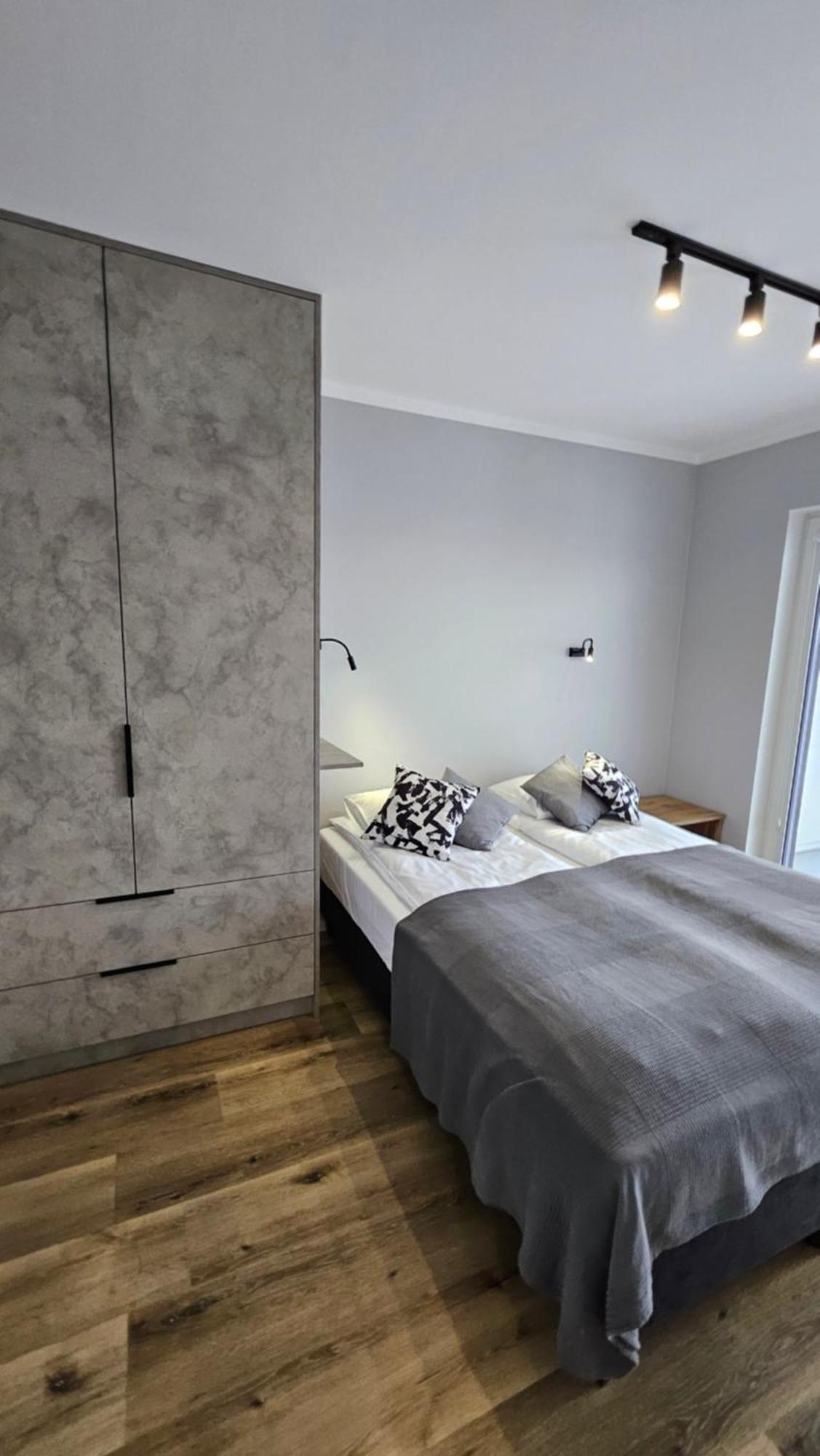 Apartament Bulgarska 59 - Sypialnia I Salon - 40M2 - Self Check In 24H Poznań Extérieur photo